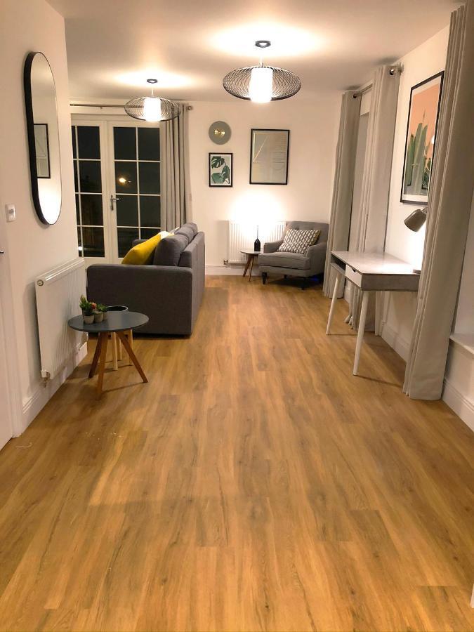 Parkside Penthouse Apartamento Yeovil Exterior foto